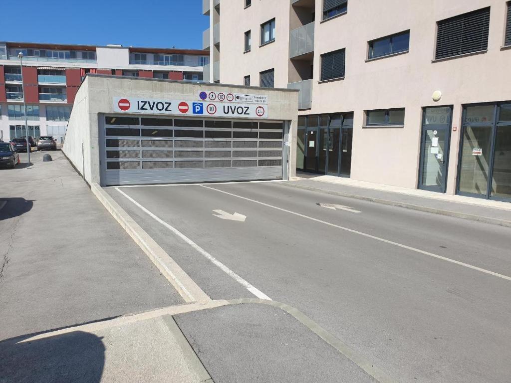 Burin Appartement Koper Buitenkant foto