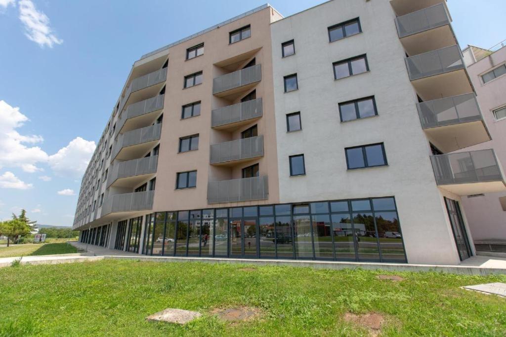 Burin Appartement Koper Buitenkant foto