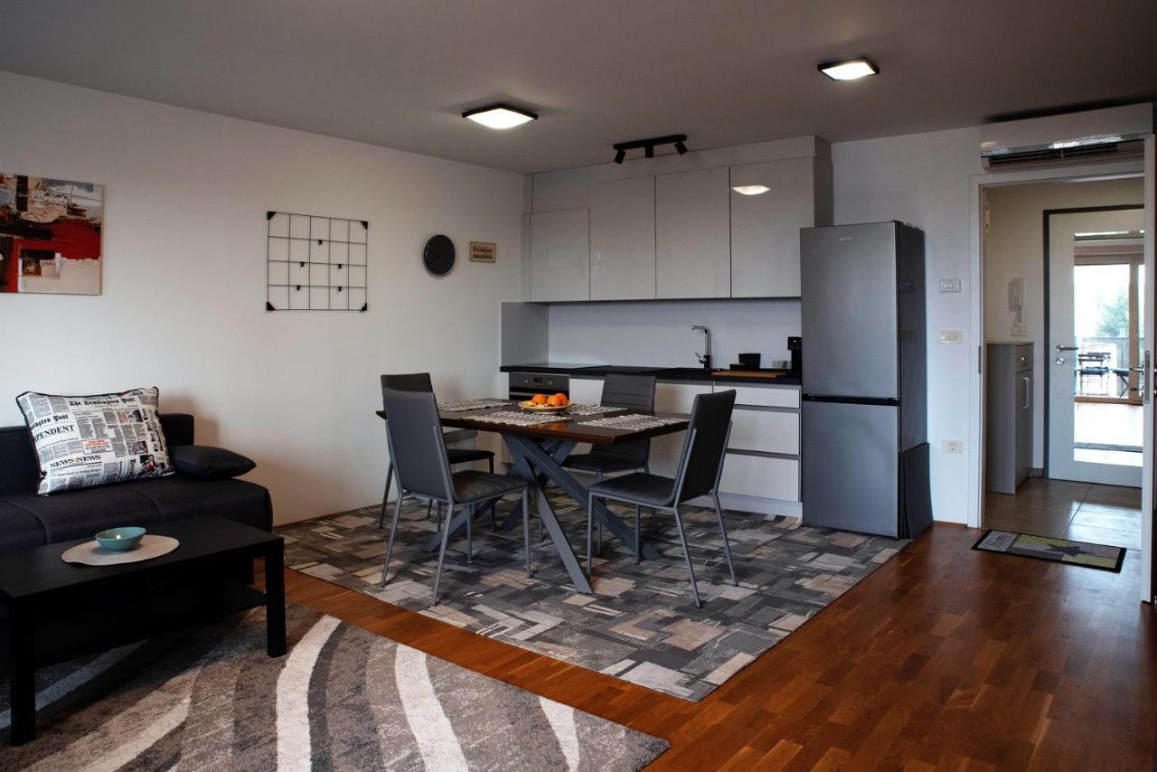 Burin Appartement Koper Buitenkant foto